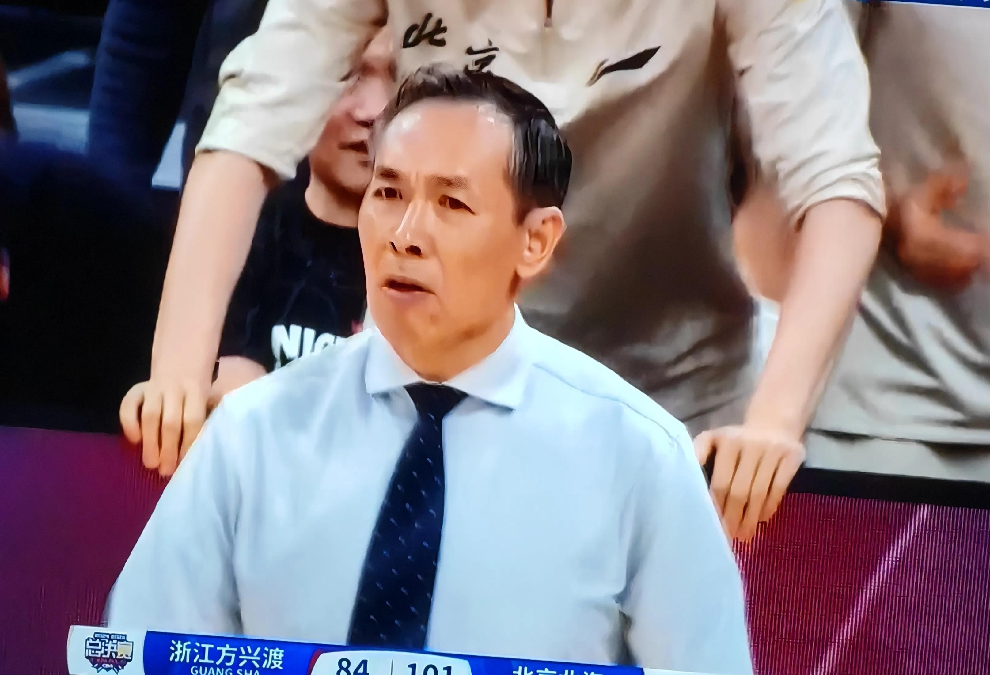 足总杯加时末段走向成谜，广厦男篮更衣室发声，赛场秩序良好，资深球员宣示担当